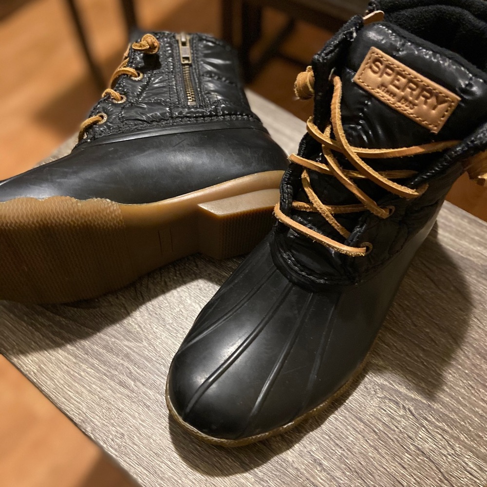 Women’s sperry boots